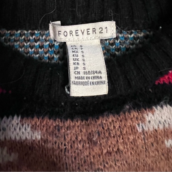 FOREVER 21 Aztec pattern sweater - Picture 3 of 4